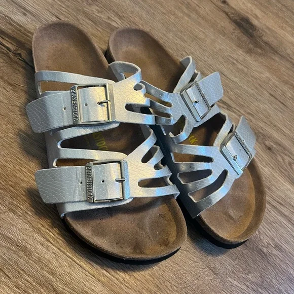 Birkenstock Granada Silver Snakeskin Print Sandals Size 40 Size 9 - Picture 7 of 7